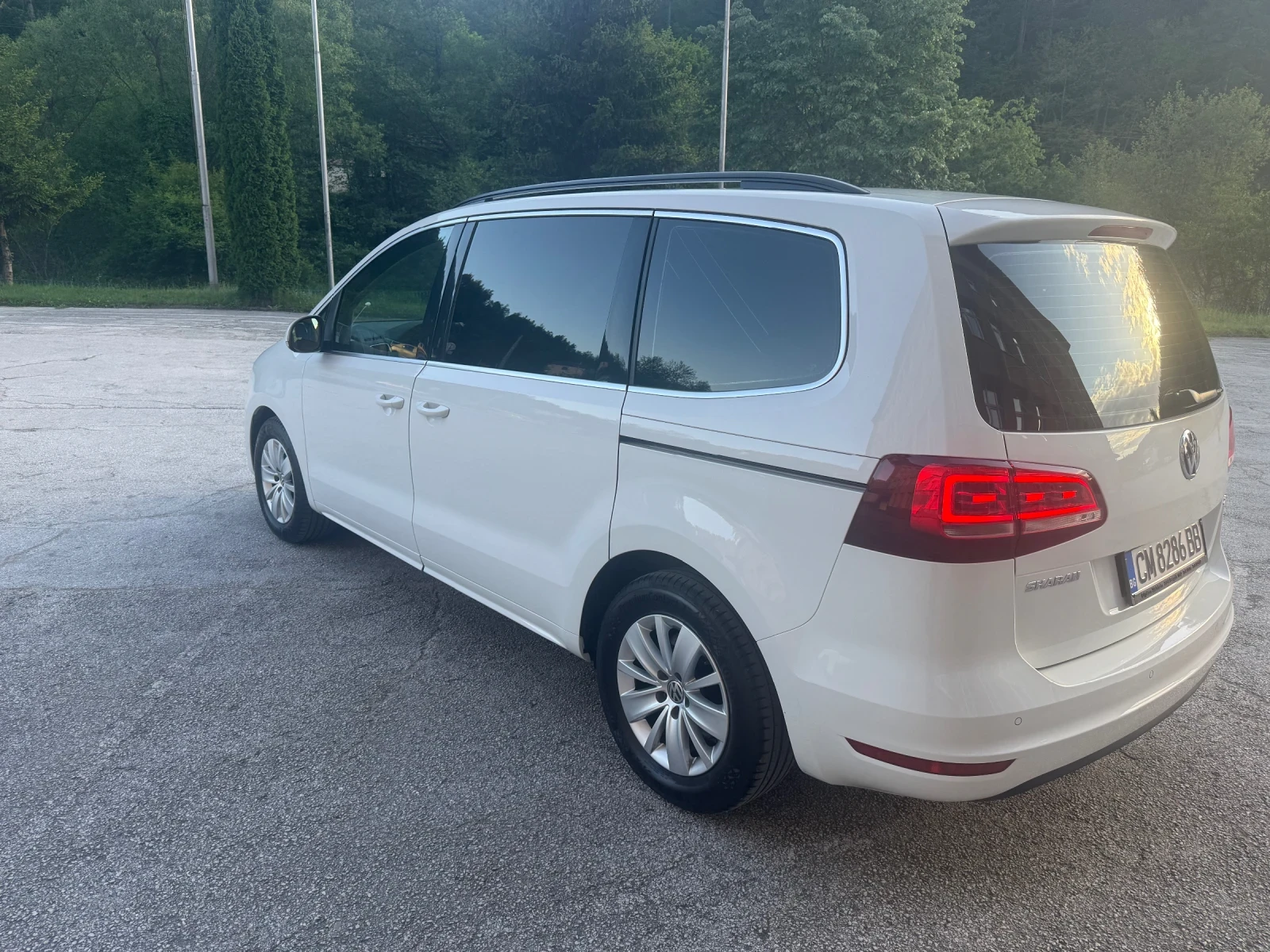 VW Sharan 2.0 TDI Facelift, снимка 3 - Автомобили и джипове - 54722432