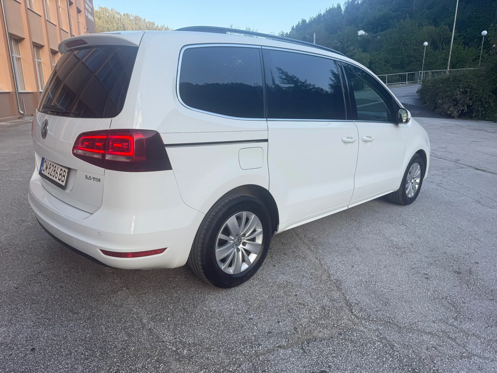 VW Sharan 2.0 TDI Facelift, снимка 4 - Автомобили и джипове - 54722432