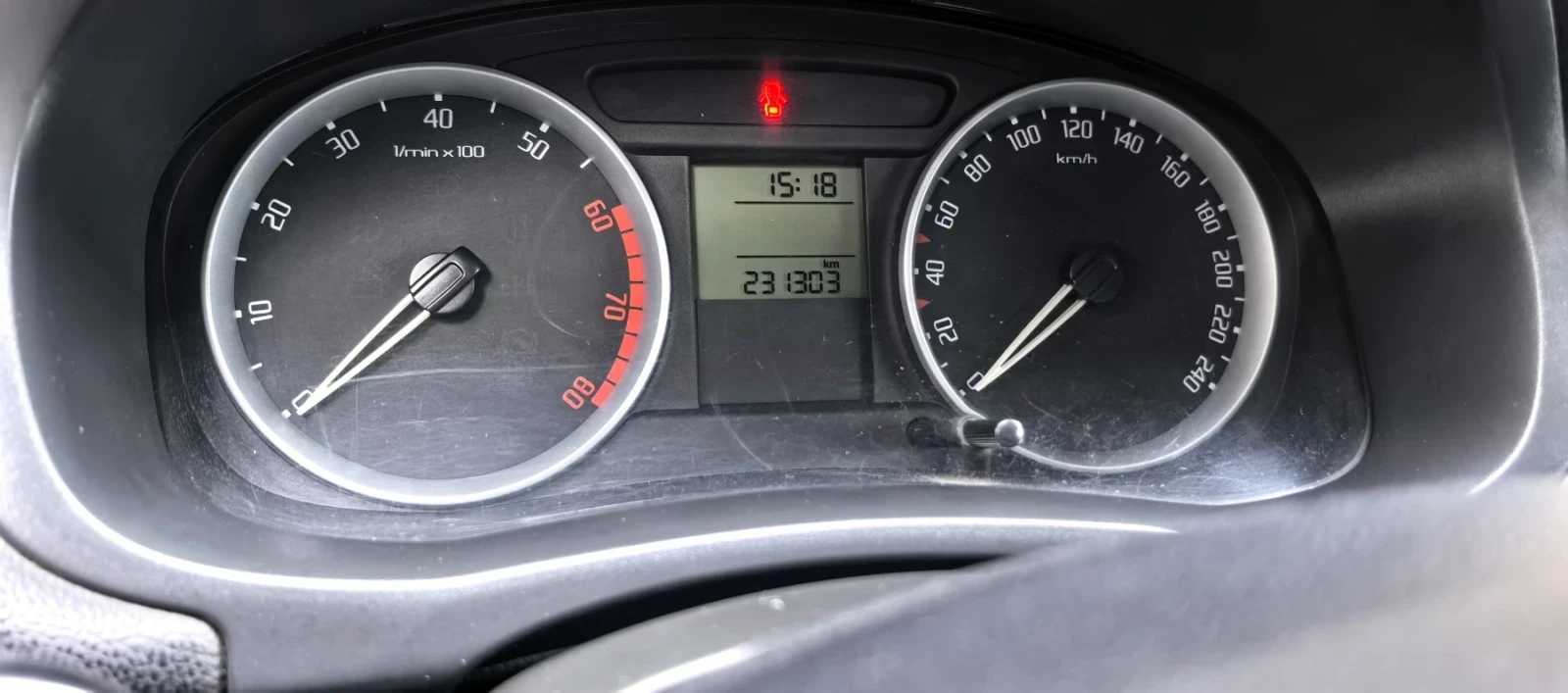 Skoda Fabia, снимка 5 - Автомобили и джипове - 55094535