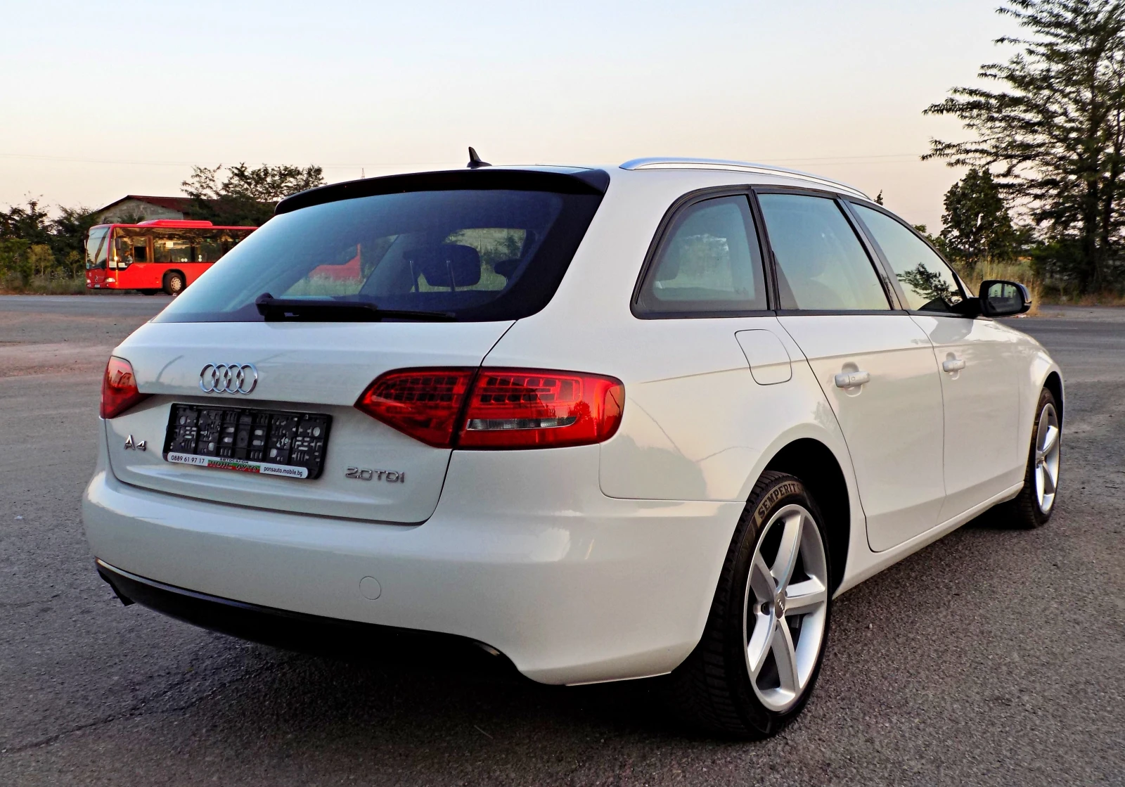 Audi A4 2.0TDI | 143 к.с. | LED & XENON | РЕАЛНИ КМ, снимка 4 - Автомобили и джипове - 55105594