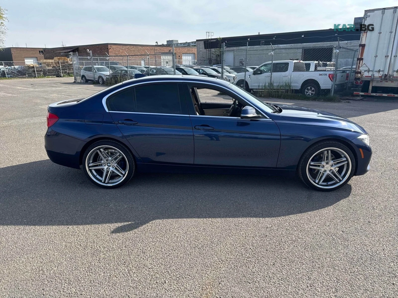 BMW 330 xDrive * Pano * Keyless * АвтоКредит * ЦЕНА ДО БГ, снимка 8 - Автомобили и джипове - 55107293