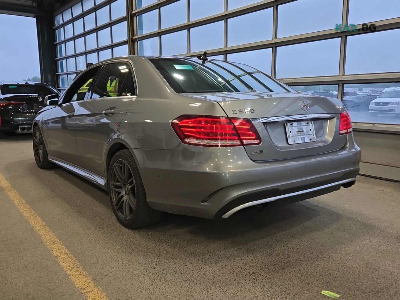 Mercedes-Benz E 500 E 550 * AвтоКредит * (ЦЕНА ДО БГ), снимка 4 - Автомобили и джипове - 55117123
