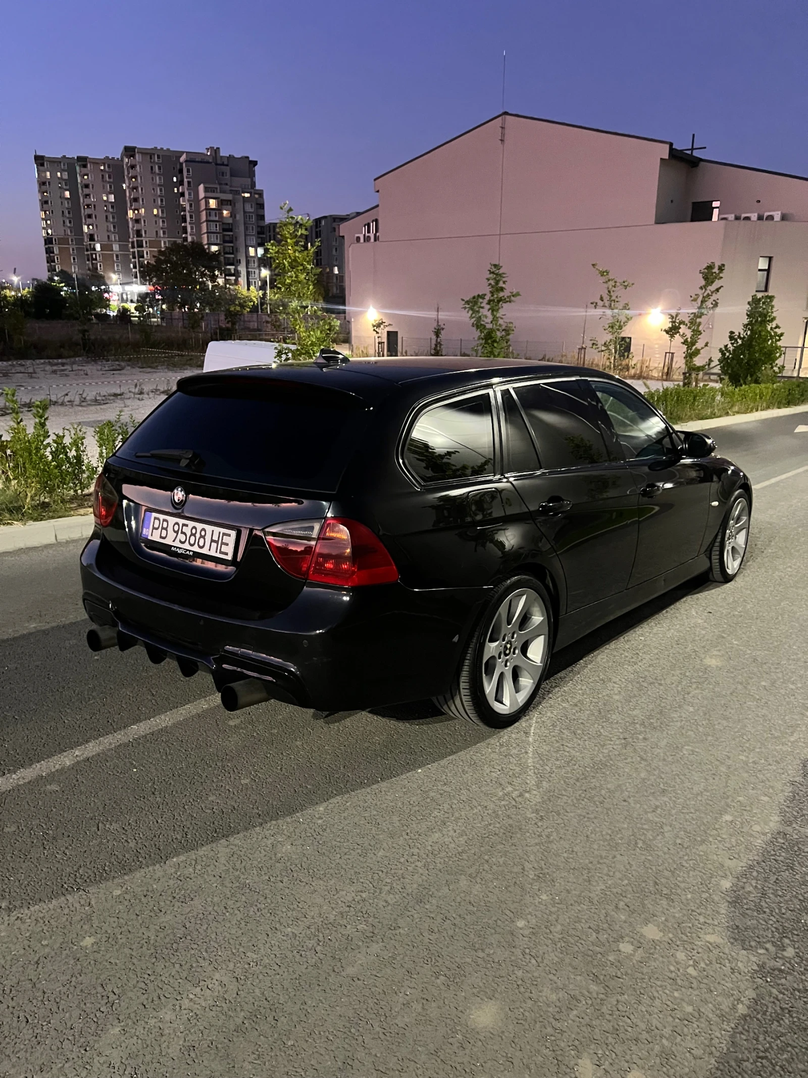 BMW 330, снимка 5 - Автомобили и джипове - 56346480