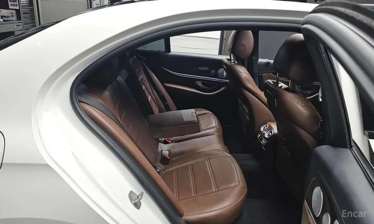 Mercedes-Benz E 63 AMG * 4MATIC+ * ��������� ���� �� �������� *  | Mobile.bg � ����������� 11