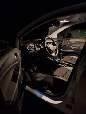 Opel Crossland X 1.2, снимка 8