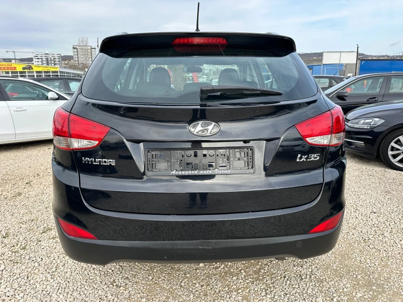 Hyundai IX35 1.7crdi, навигация, снимка 5 - Автомобили и джипове - 48795034