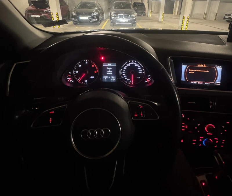 Audi Q5 2.0TDI, снимка 12 - Автомобили и джипове - 49218103