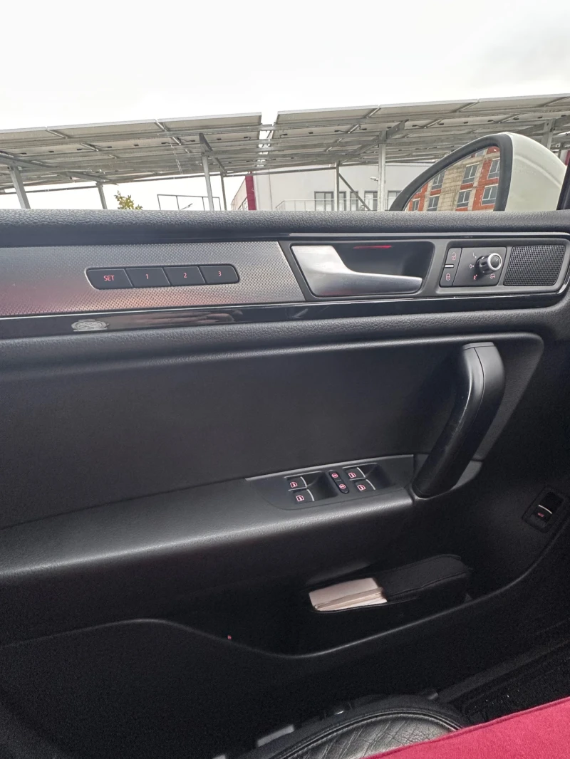 VW Touareg 3.0 TDI 240 HP, снимка 13 - Автомобили и джипове - 52886525