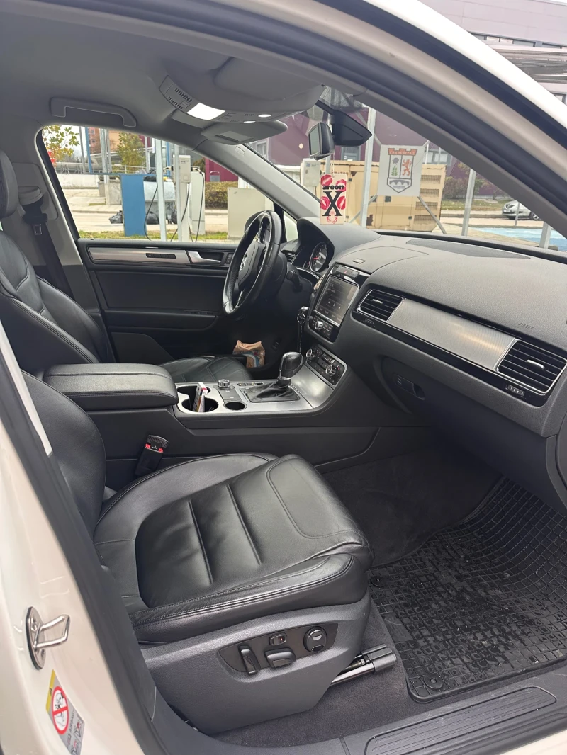 VW Touareg 3.0 TDI 240 HP, снимка 7 - Автомобили и джипове - 52886525