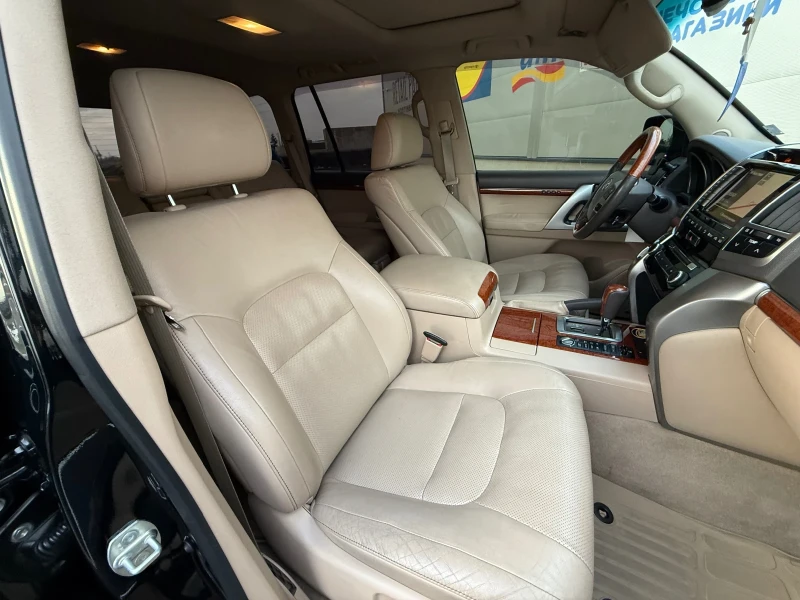 Toyota Land cruiser 200, снимка 16 - Автомобили и джипове - 53260826
