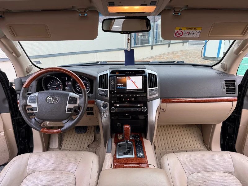 Toyota Land cruiser 200, снимка 9 - Автомобили и джипове - 53260826