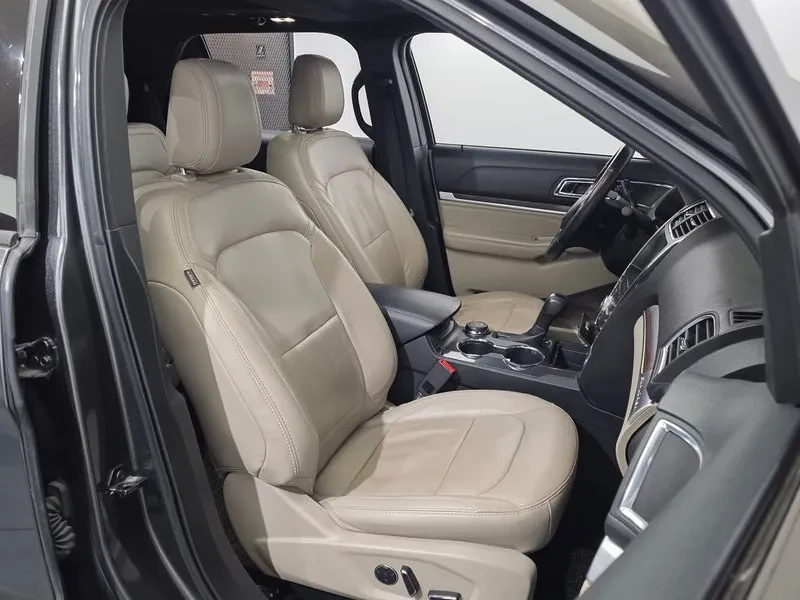 Ford Explorer 2.3 AWD, снимка 12 - Автомобили и джипове - 54351540