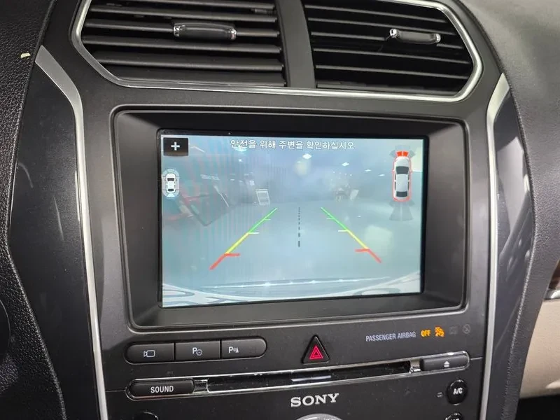 Ford Explorer 2.3 AWD, снимка 17 - Автомобили и джипове - 54351540