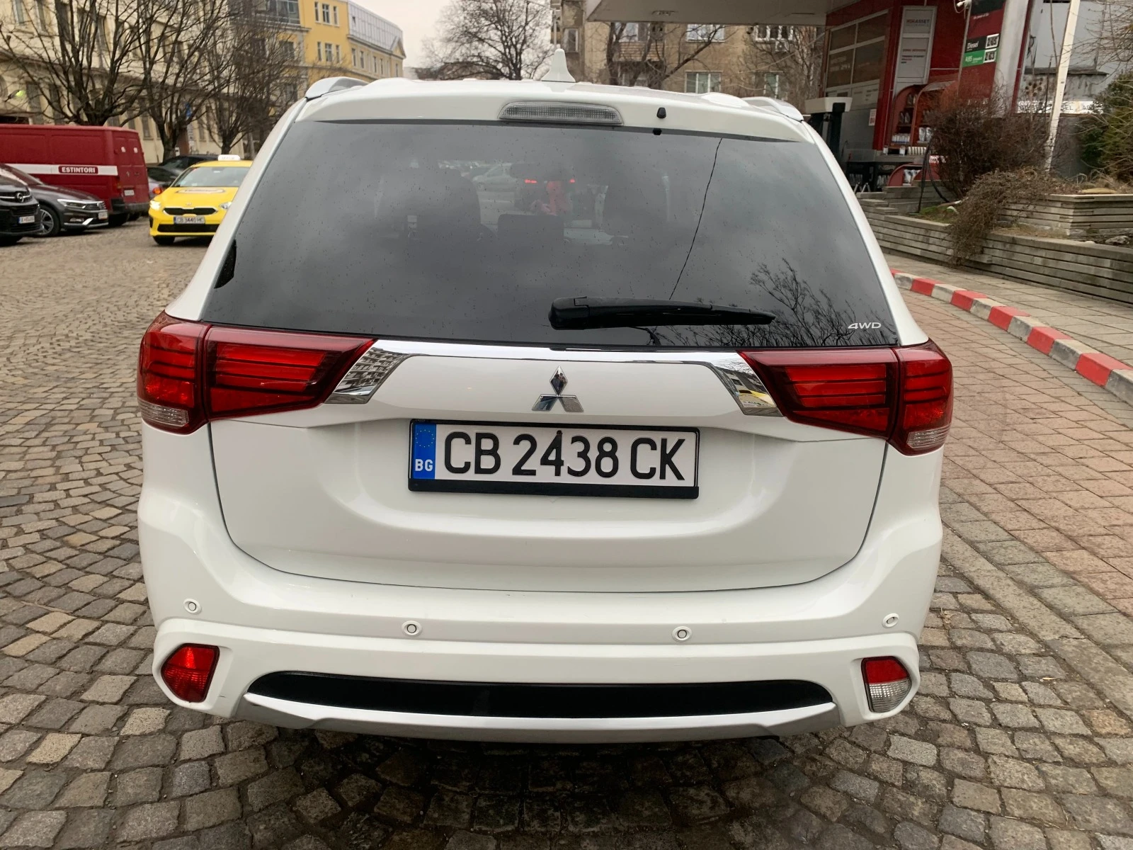 Mitsubishi Outlander 2.0PHEV - изображение 4