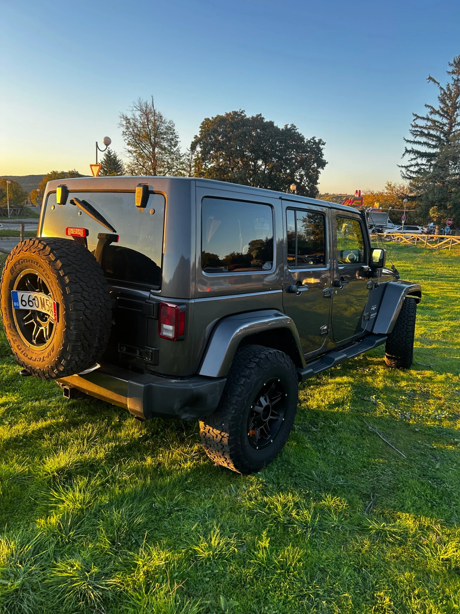 Jeep Wrangler UNLIMITED SAHARA 3.6i  - изображение 5