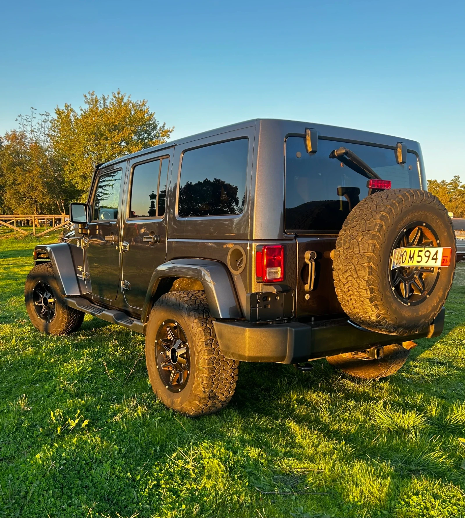 Jeep Wrangler UNLIMITED SAHARA 3.6i  - изображение 6