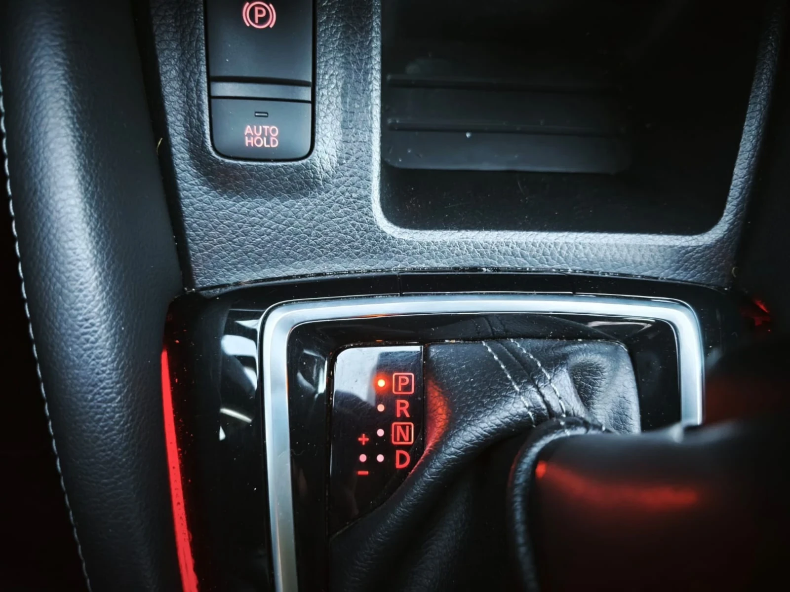 Nissan Qashqai 1.5TDI , снимка 13 - Автомобили и джипове - 54516477