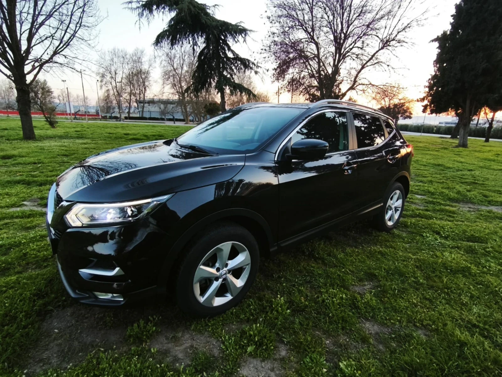Nissan Qashqai 1.5TDI , снимка 8 - Автомобили и джипове - 54516477