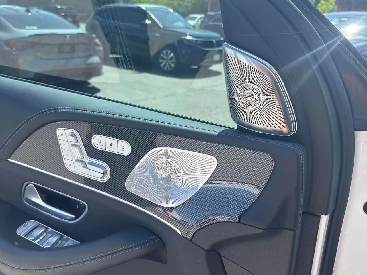 Mercedes-Benz GLS 63 AMG | DISTRONIC | 360 | 3D BURMESTER | ВЪЗДУХ | , снимка 10 - Автомобили и джипове - 54887045