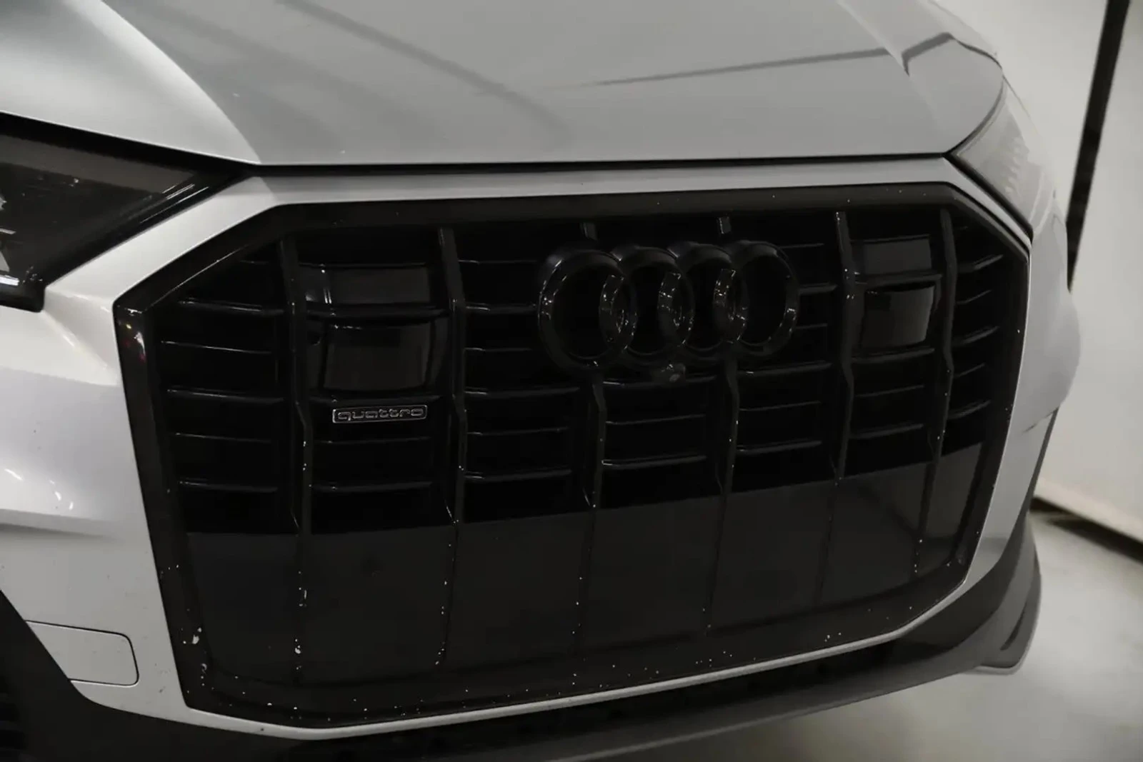 Audi Q7 TECHNIK* S-LINE* МАСАЖ* ОБДУХ* PANO* DIS* MATRIX* , снимка 4 - Автомобили и джипове - 56315411
