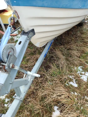 Лодка Собствено производство Delfin 4.5, снимка 2 - Воден транспорт - 53105241