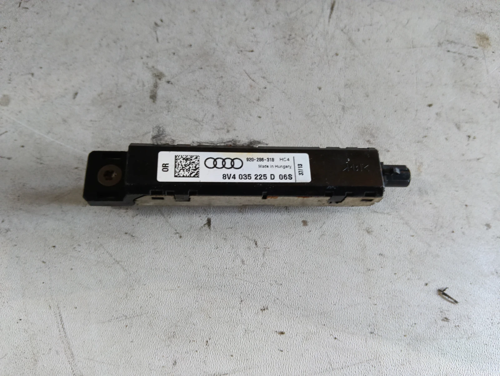 антена 8V4035225D Audi A3