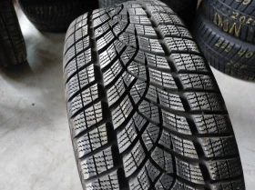 Гуми Зимни 235/55R17, снимка 1
