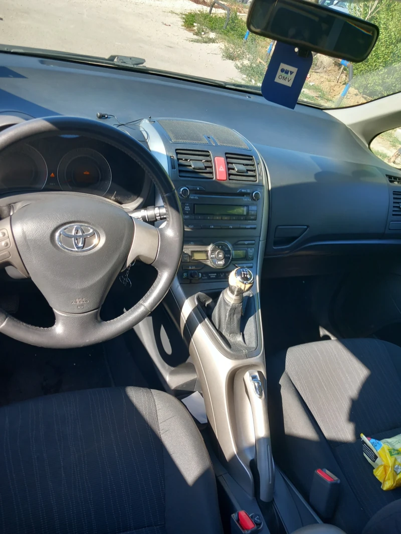 Toyota Auris, снимка 9 - Автомобили и джипове - 47274097