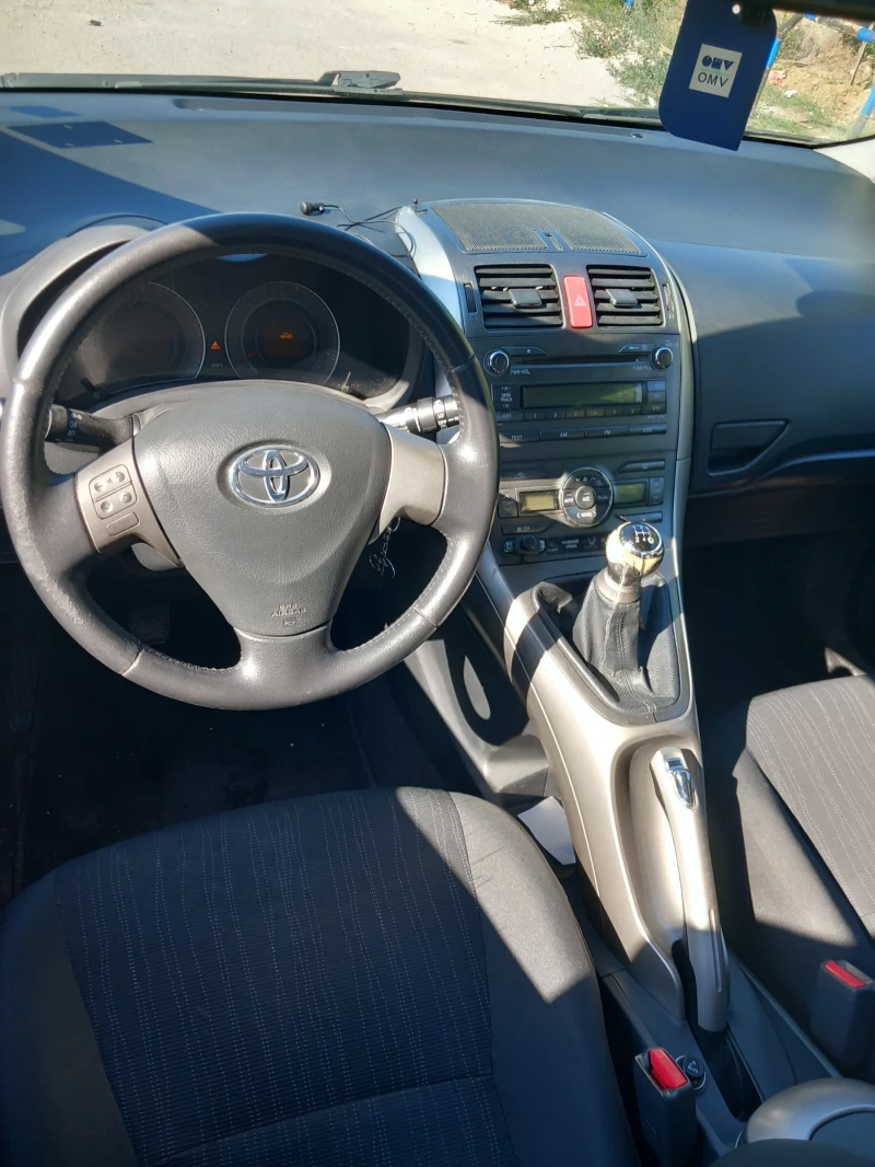 Toyota Auris, снимка 8 - Автомобили и джипове - 47274097