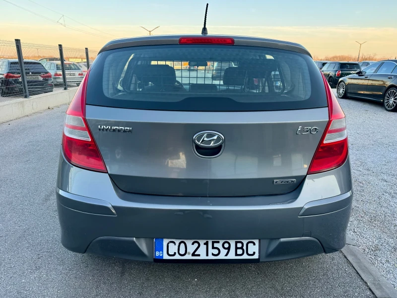 Hyundai I30 1.6CRDI, снимка 5 - Автомобили и джипове - 48116336