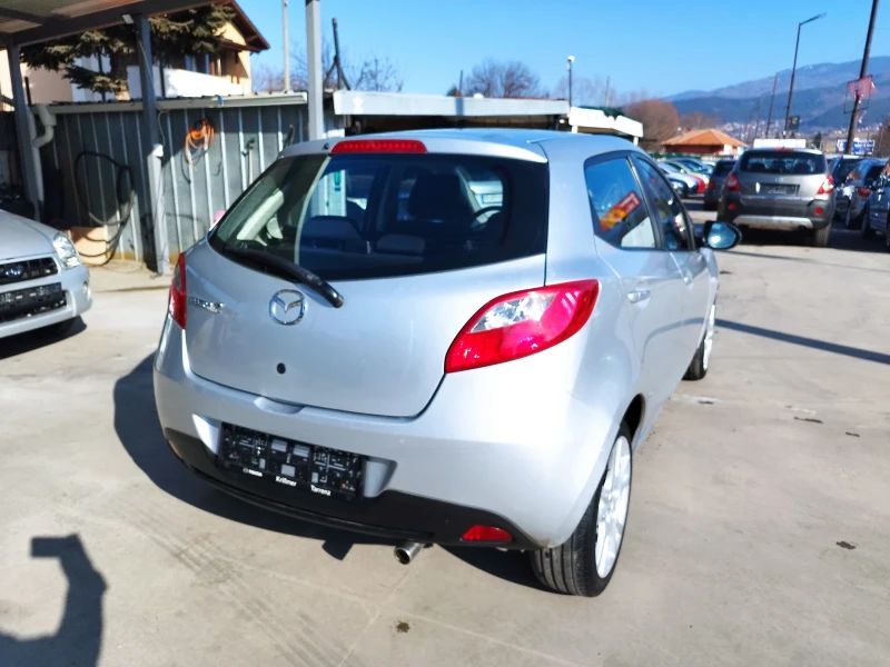 Mazda 2 1.5i, снимка 4 - Автомобили и джипове - 49045917