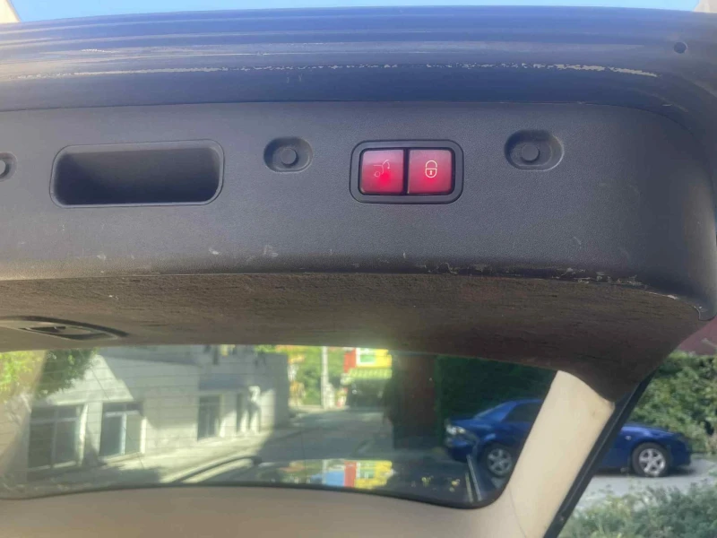 Mercedes-Benz E 320 7G tronic УНИКАТ, снимка 4 - Автомобили и джипове - 51512078