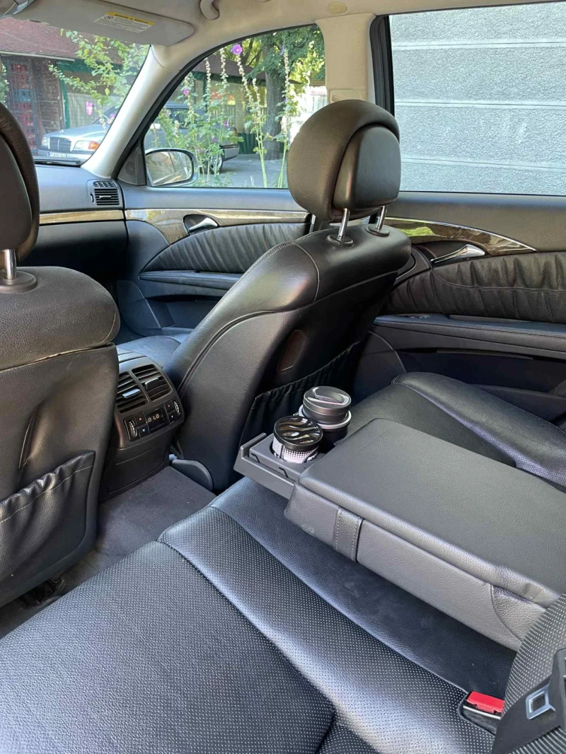 Mercedes-Benz E 320 7G tronic УНИКАТ, снимка 6 - Автомобили и джипове - 51512078