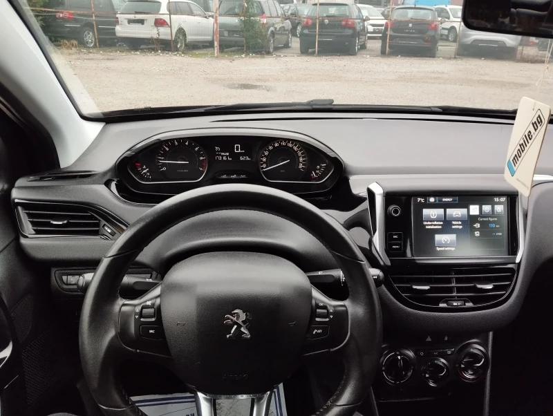 Peugeot 208 1.2i euro6, снимка 14 - Автомобили и джипове - 52555419