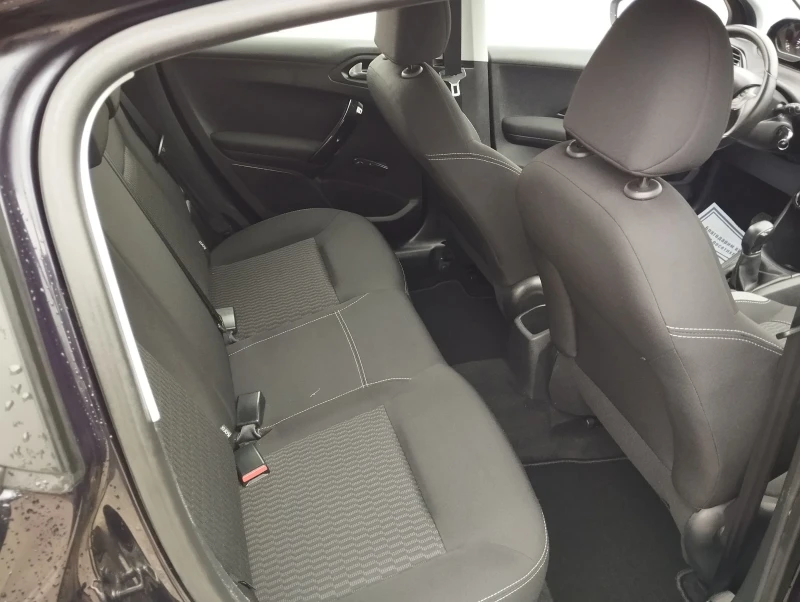 Peugeot 208 1.2i euro6, снимка 10 - Автомобили и джипове - 52555419