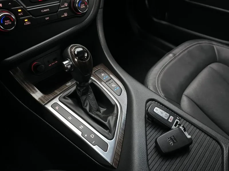 Kia K5 2.0 Noblesse, снимка 9 - Автомобили и джипове - 55847435