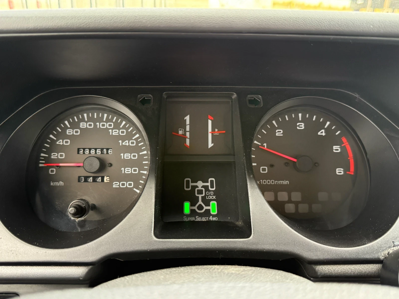 Mitsubishi Pajero 2.5 TDI Климатик - изображение 10