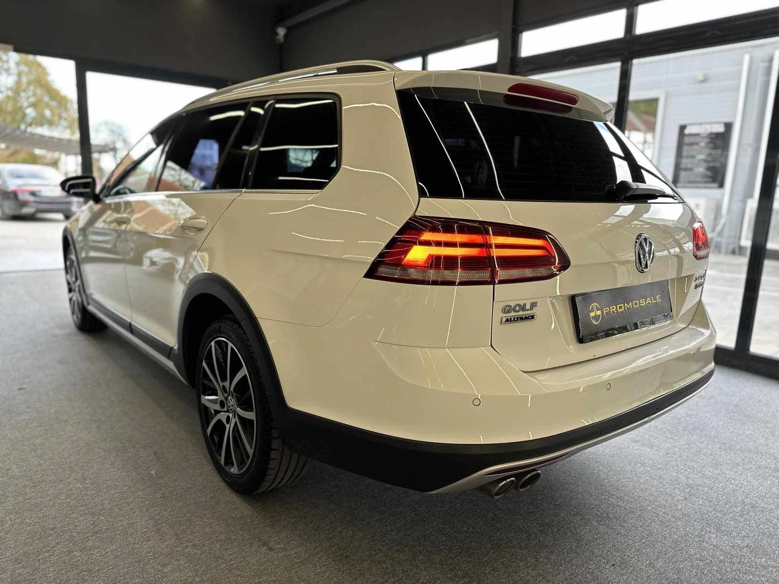 VW Golf DSG* ALLTRACK* 184hp - изображение 5