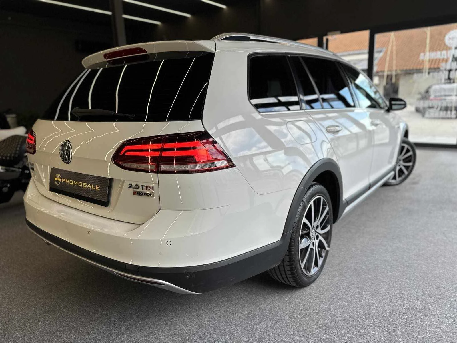 VW Golf DSG* ALLTRACK* 184hp - изображение 6