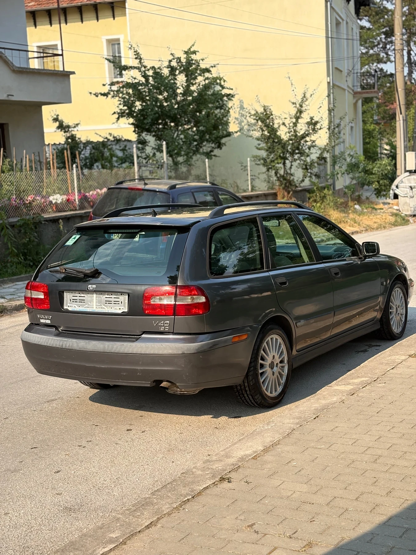 Volvo V40 1.9D, 115к.с, КЛИМАТИК - изображение 6