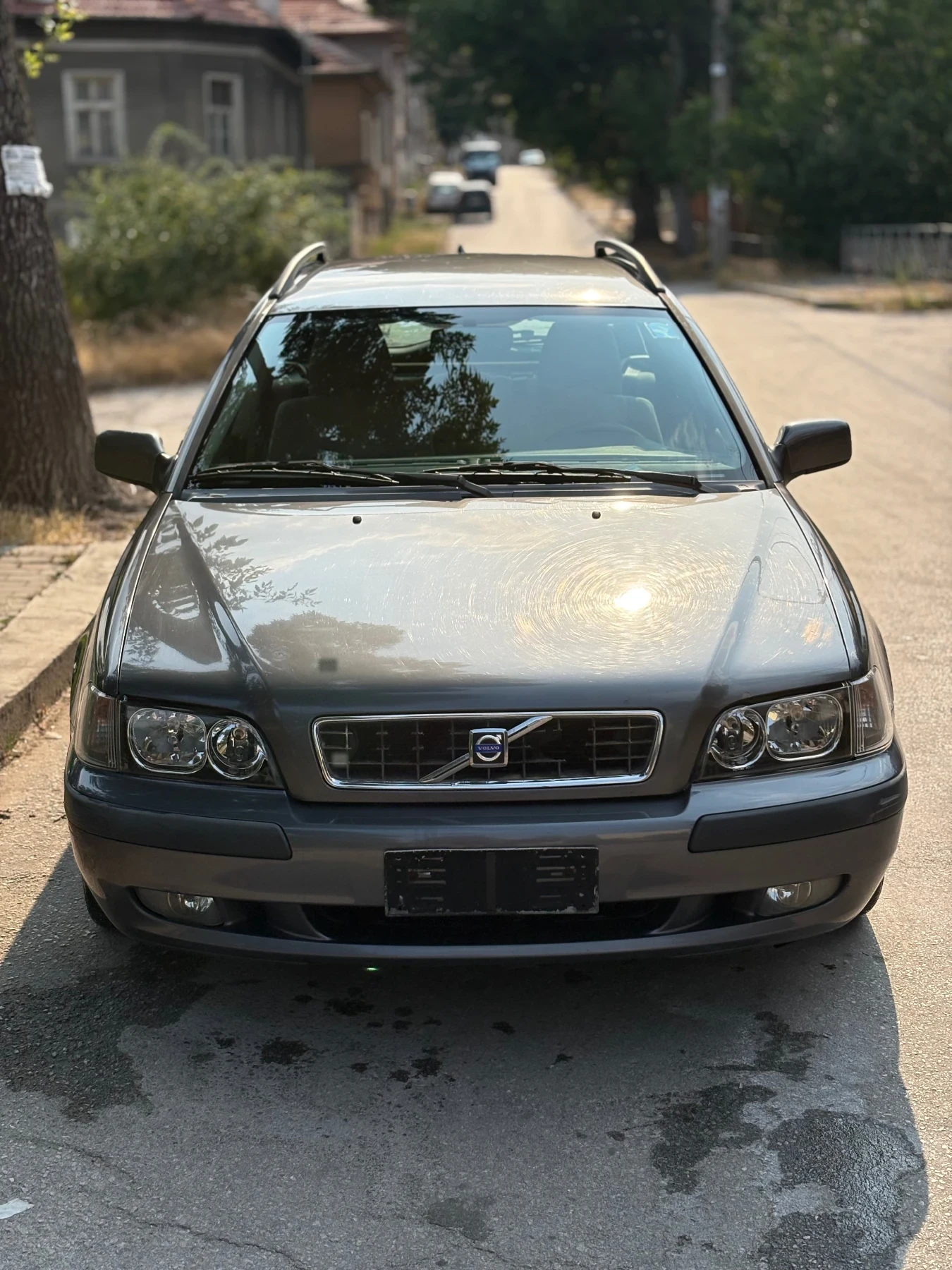 Volvo V40 1.9D, 115к.с, КЛИМАТИК - изображение 2