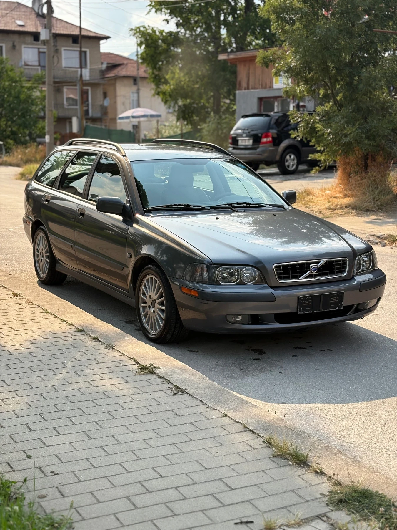 Volvo V40 1.9D, 115к.с, КЛИМАТИК - изображение 3