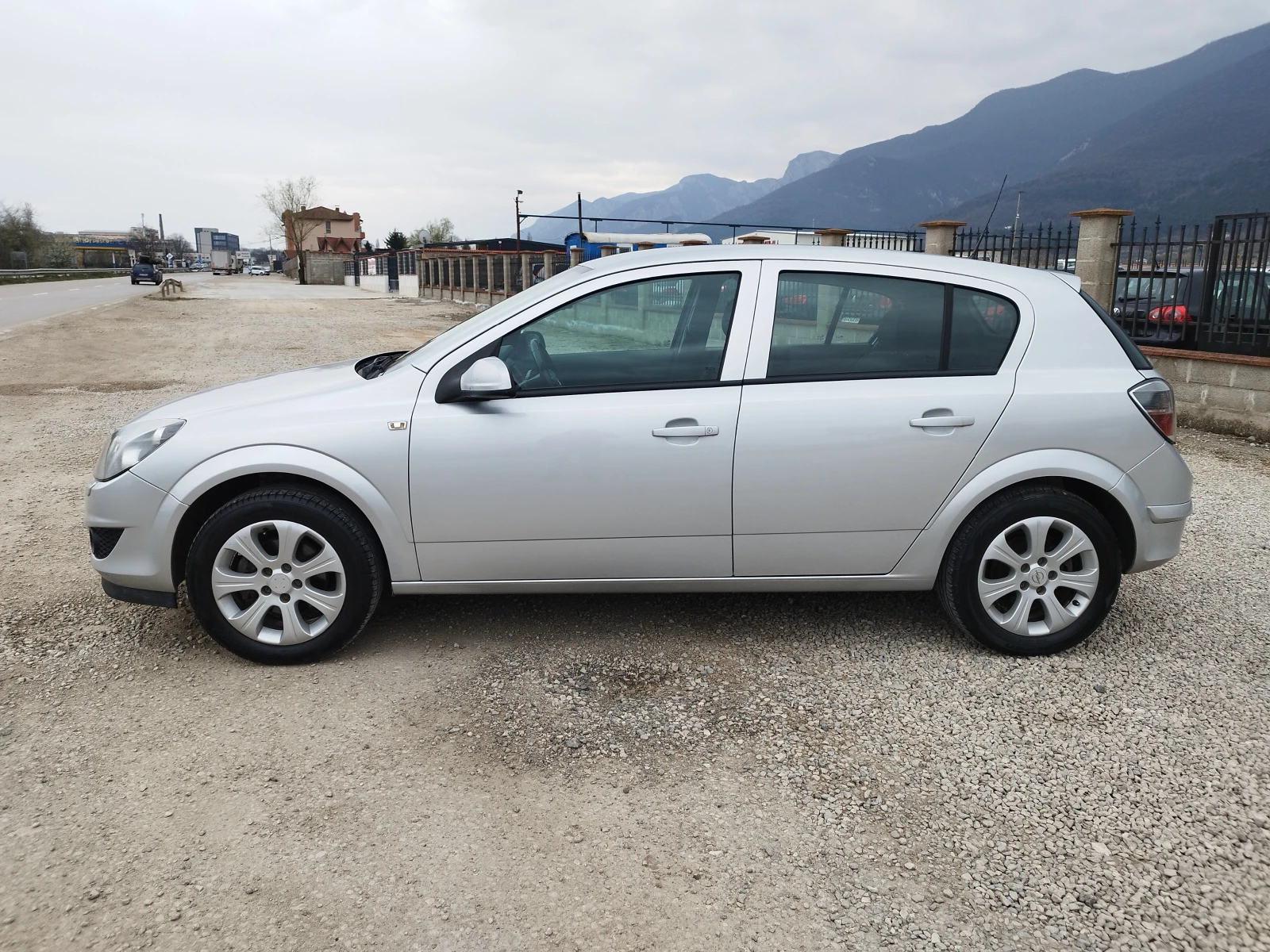 Opel Astra 1.6 i 116kc., снимка 2 - Автомобили и джипове - 53996187