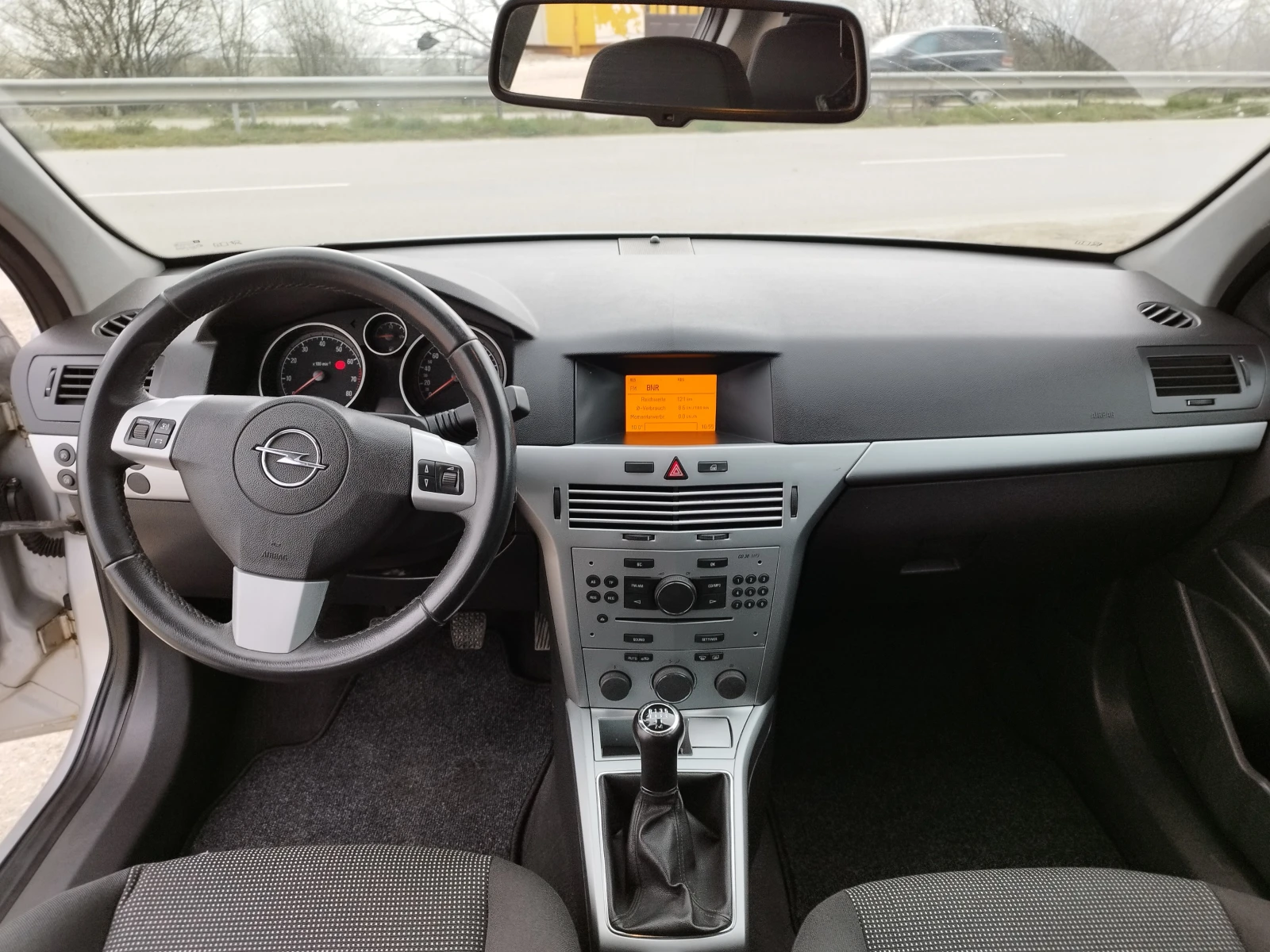 Opel Astra 1.6 i 116kc., снимка 12 - Автомобили и джипове - 53996187