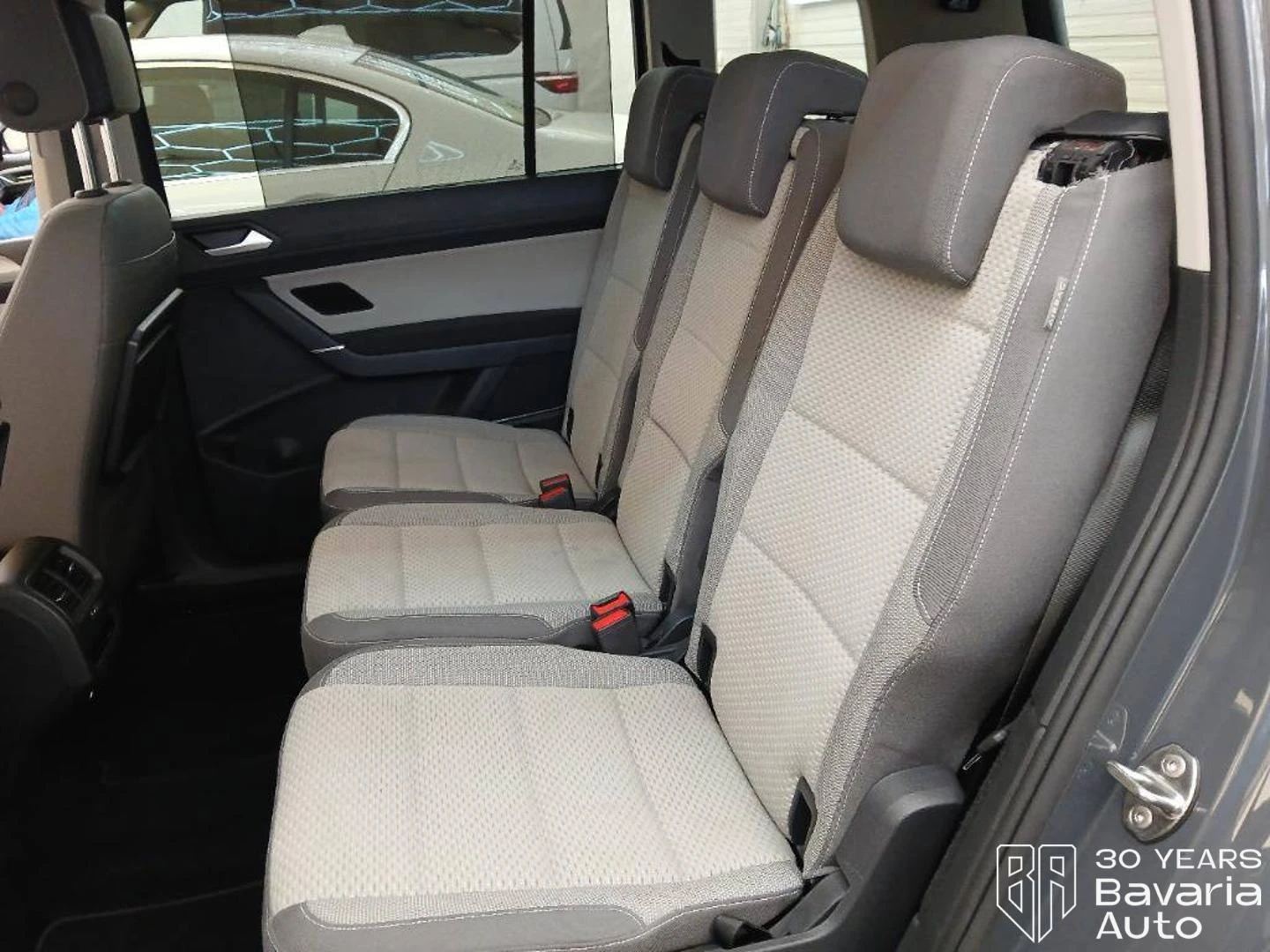 VW Touran 2.0 TDI Comfortline DSG, снимка 11 - Автомобили и джипове - 54310313