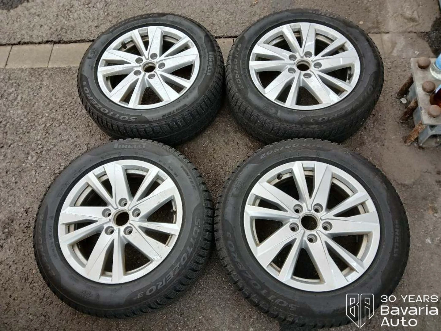 VW Touran 2.0 TDI Comfortline DSG, снимка 17 - Автомобили и джипове - 54310313