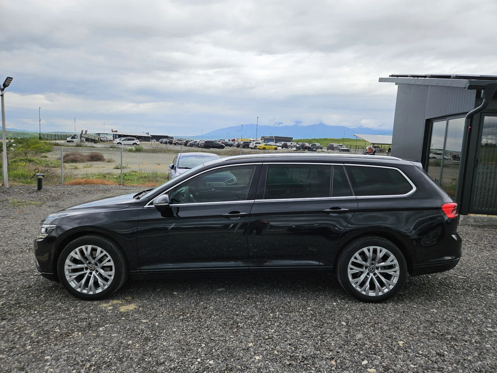 VW Passat 2.0 TDI , снимка 2 - Автомобили и джипове - 54483919