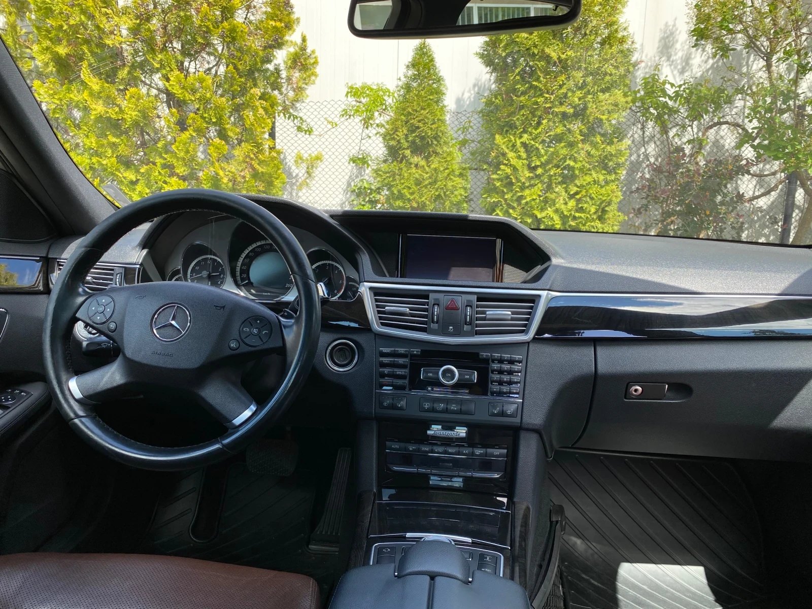 Mercedes-Benz E 350 E350 CDI BlueEFFICIENCY, снимка 11 - Автомобили и джипове - 54595649