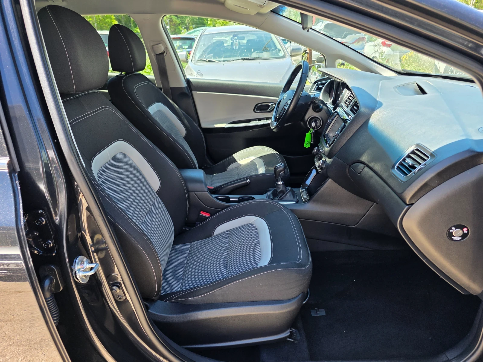 Kia Ceed 1.6 CRDI 136k.c EURO 6, снимка 13 - Автомобили и джипове - 54724703