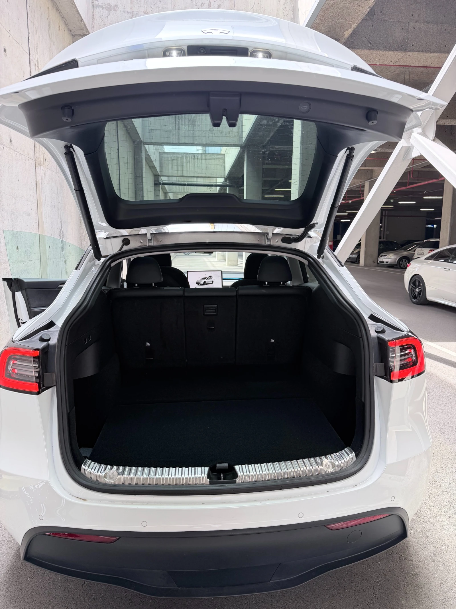 Tesla Model Y Long Range AWD + EAP + Теглич, снимка 8 - Автомобили и джипове - 54944663